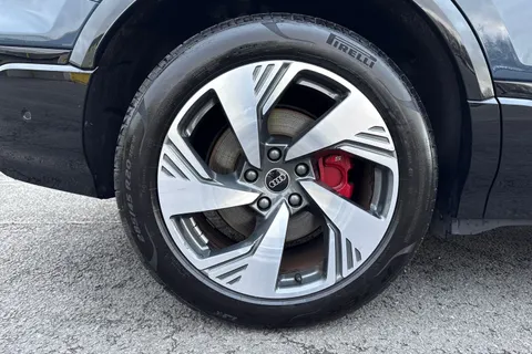 ND74OKL Audi Q6 E-Tron Q6 SUV S line e-tron quattro 285,00 kW Thumbnail #12