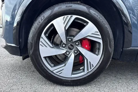 ND74OKL Audi Q6 E-Tron Q6 SUV S line e-tron quattro 285,00 kW Thumbnail #14