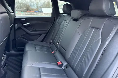 ND74OKL Audi Q6 E-Tron Q6 SUV S line e-tron quattro 285,00 kW Thumbnail #20