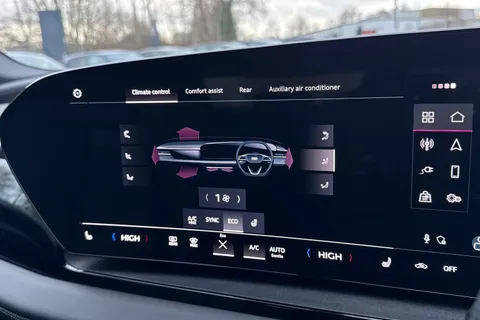 ND74OKL Audi Q6 E-Tron Q6 SUV S line e-tron quattro 285,00 kW Thumbnail #23