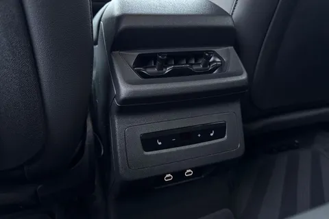 ND74OKL Audi Q6 E-Tron Q6 SUV S line e-tron quattro 285,00 kW Thumbnail #42