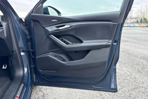 ND74OKL Audi Q6 E-Tron Q6 SUV S line e-tron quattro 285,00 kW Thumbnail #45