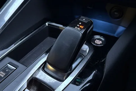 GV72LFX PEUGEOT 3008 1.6 Hybrid4 300 GT Line 5dr e-EAT8 Thumbnail #23