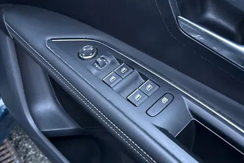 GV72LFX PEUGEOT 3008 1.6 Hybrid4 300 GT Line 5dr e-EAT8 Thumbnail #24