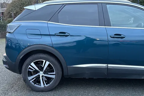 GV72LFX PEUGEOT 3008 1.6 Hybrid4 300 GT Line 5dr e-EAT8 Thumbnail #32