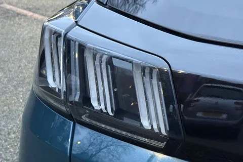 GV72LFX PEUGEOT 3008 1.6 Hybrid4 300 GT Line 5dr e-EAT8 Thumbnail #33