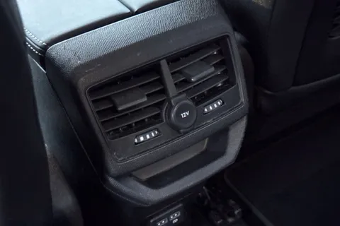 GV72LFX PEUGEOT 3008 1.6 Hybrid4 300 GT Line 5dr e-EAT8 Thumbnail #34