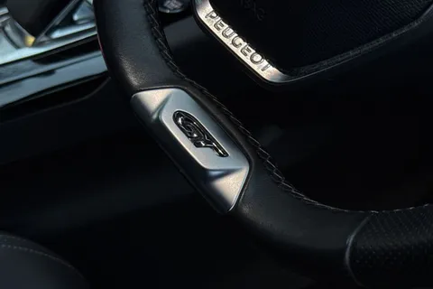 GV72LFX PEUGEOT 3008 1.6 Hybrid4 300 GT Line 5dr e-EAT8 Thumbnail #37