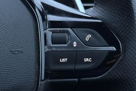 GV72LFX PEUGEOT 3008 1.6 Hybrid4 300 GT Line 5dr e-EAT8 Thumbnail #41