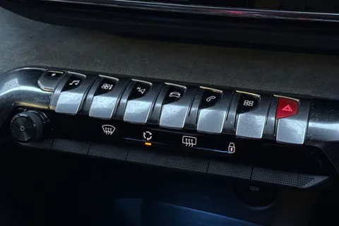 GV72LFX PEUGEOT 3008 1.6 Hybrid4 300 GT Line 5dr e-EAT8 Thumbnail #44