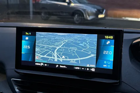 GV72LFX PEUGEOT 3008 1.6 Hybrid4 300 GT Line 5dr e-EAT8 Thumbnail #48