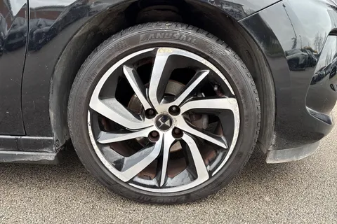 11 of 64 for DS Automobiles Ds 3 1.2 PureTech Prestige Euro 6 (s/s) 3dr