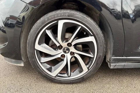 12 of 64 for DS Automobiles Ds 3 1.2 PureTech Prestige Euro 6 (s/s) 3dr