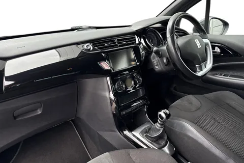 15 of 64 for DS Automobiles Ds 3 1.2 PureTech Prestige Euro 6 (s/s) 3dr