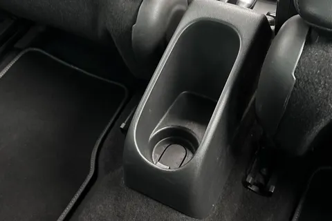 28 of 64 for DS Automobiles Ds 3 1.2 PureTech Prestige Euro 6 (s/s) 3dr