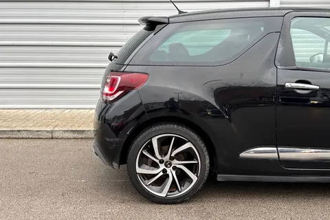 29 of 64 for DS Automobiles Ds 3 1.2 PureTech Prestige Euro 6 (s/s) 3dr