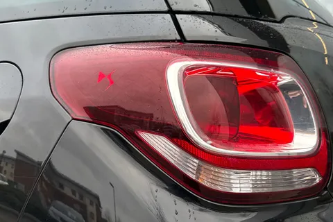 33 of 64 for DS Automobiles Ds 3 1.2 PureTech Prestige Euro 6 (s/s) 3dr