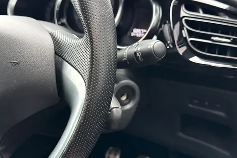 42 of 64 for DS Automobiles Ds 3 1.2 PureTech Prestige Euro 6 (s/s) 3dr