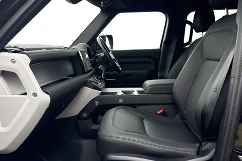 PJ74OAS Land Rover Defender 110 3.0 D250 X-Dynamic SE 5dr Thumbnail #4