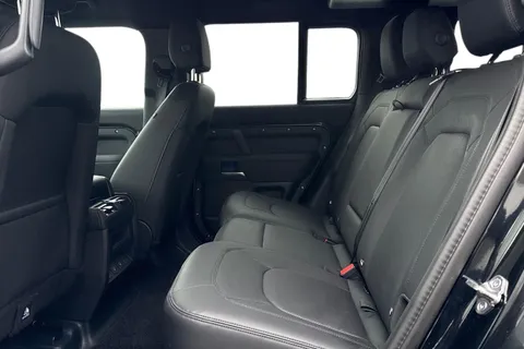 PJ74OAS Land Rover Defender 110 3.0 D250 X-Dynamic SE 5dr Thumbnail #5