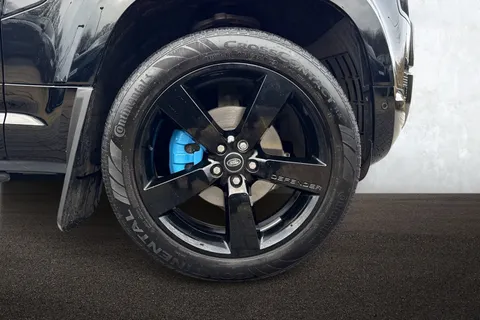 PJ74OAS Land Rover Defender 110 3.0 D250 X-Dynamic SE 5dr Thumbnail #9