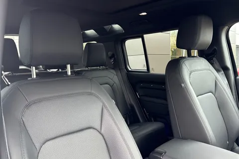 PJ74OAS Land Rover Defender 110 3.0 D250 X-Dynamic SE 5dr Thumbnail #22