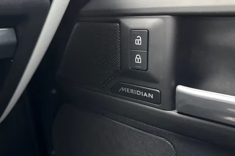 PJ74OAS Land Rover Defender 110 3.0 D250 X-Dynamic SE 5dr Thumbnail #25