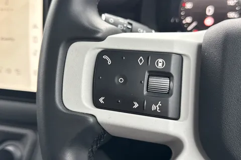 PJ74OAS Land Rover Defender 110 3.0 D250 X-Dynamic SE 5dr Thumbnail #33