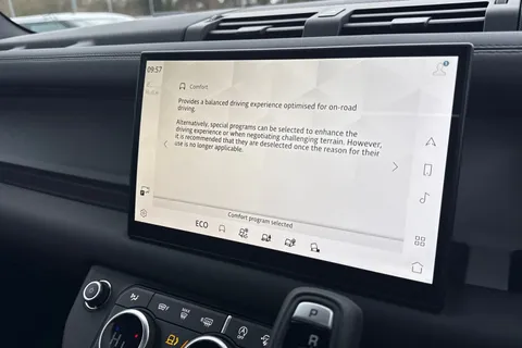 PJ74OAS Land Rover Defender 110 3.0 D250 X-Dynamic SE 5dr Thumbnail #37