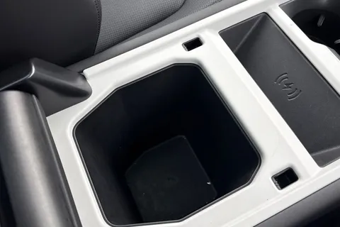 PJ74OAS Land Rover Defender 110 3.0 D250 X-Dynamic SE 5dr Thumbnail #44