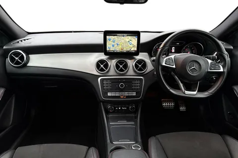 LV17UKW Mercedes-Benz Gla 220d 4Matic AMG Line 5dr Auto Thumbnail #5