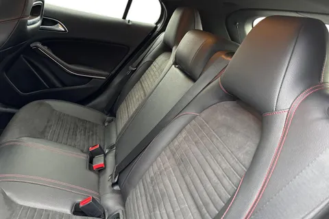 LV17UKW Mercedes-Benz Gla 220d 4Matic AMG Line 5dr Auto Thumbnail #9