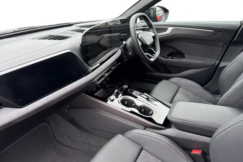 DY75UDZ Audi A6 Avant Avant Edition 1 204 PS TFSI S tronic Thumbnail #16