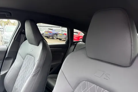 DY75UDZ Audi A6 Avant Avant Edition 1 204 PS TFSI S tronic Thumbnail #25