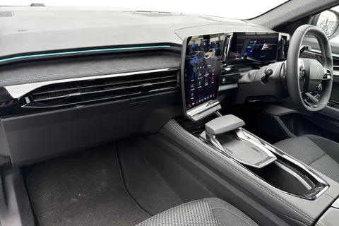 LL25HNF Renault Austral E-Tech FHEV Iconic Esprit Alpine 5dr Auto Thumbnail #17