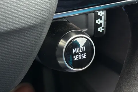 LL25HNF Renault Austral E-Tech FHEV Iconic Esprit Alpine 5dr Auto Thumbnail #46