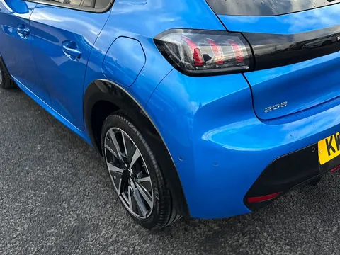 KW21YWO PEUGEOT 208 1.2 PureTech GT EAT Euro 6 (s/s) 5dr Thumbnail #17