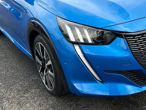 KW21YWO PEUGEOT 208 1.2 PureTech GT EAT Euro 6 (s/s) 5dr Thumbnail #18