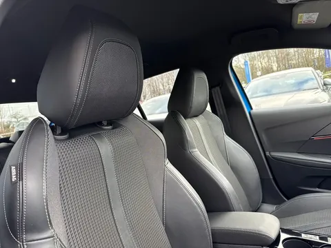 KW21YWO PEUGEOT 208 1.2 PureTech GT EAT Euro 6 (s/s) 5dr Thumbnail #22