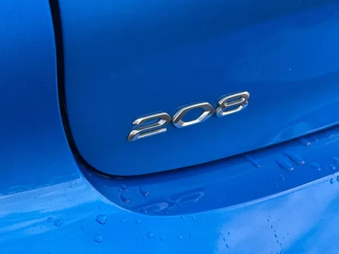 KW21YWO PEUGEOT 208 1.2 PureTech GT EAT Euro 6 (s/s) 5dr Thumbnail #26