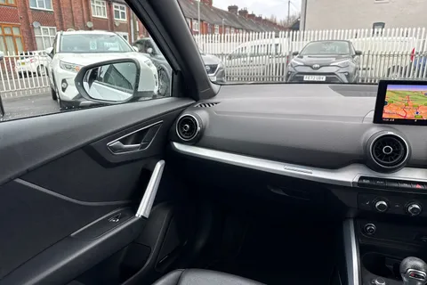 15 of 47 for Audi Q2 1.5 TFSI CoD 35 S line S Tronic Euro 6 (s/s) 5dr