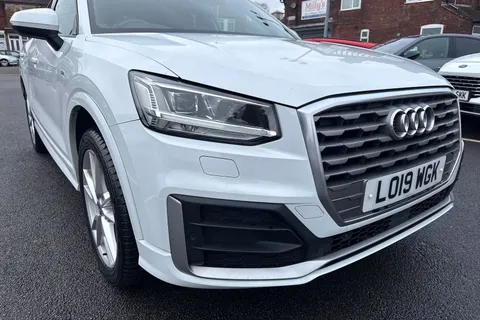 17 of 47 for Audi Q2 1.5 TFSI CoD 35 S line S Tronic Euro 6 (s/s) 5dr