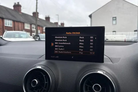 28 of 47 for Audi Q2 1.5 TFSI CoD 35 S line S Tronic Euro 6 (s/s) 5dr