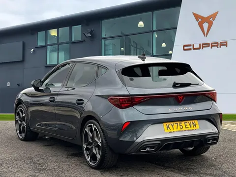 KY75EVN CUPRA Leon 1.5 eTSI 150 V2 5dr DSG Thumbnail #2