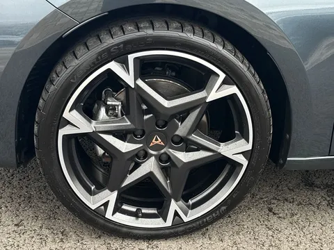 KY75EVN CUPRA Leon 1.5 eTSI 150 V2 5dr DSG Thumbnail #7