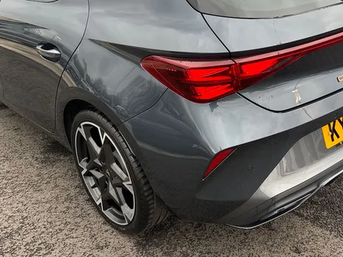 KY75EVN CUPRA Leon 1.5 eTSI 150 V2 5dr DSG Thumbnail #16