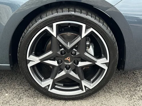 KY75EVN CUPRA Leon 1.5 eTSI 150 V2 5dr DSG Thumbnail #24