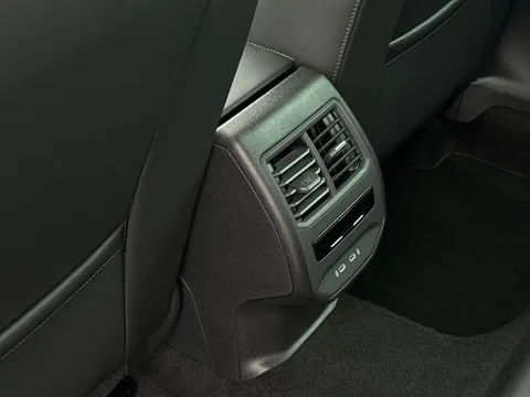 KY75EVN CUPRA Leon 1.5 eTSI 150 V2 5dr DSG Thumbnail #31