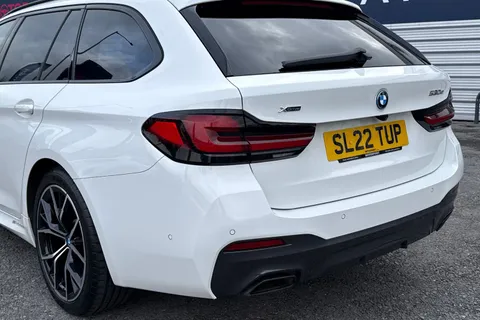 SL22TUP BMW 5 Series 2.0 530e 12kWh M Sport Touring Steptronic xDrive Euro 6 (s/s) 5dr Thumbnail #9