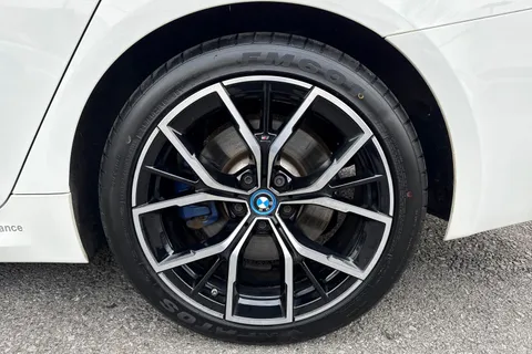 SL22TUP BMW 5 Series 2.0 530e 12kWh M Sport Touring Steptronic xDrive Euro 6 (s/s) 5dr Thumbnail #12